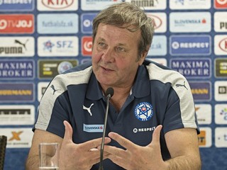 Tréner slovenskej reprezentácie Ján Kozák.