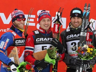 Víťazné trio. Zľava stoja: Sundby, Krogh a Manificat.