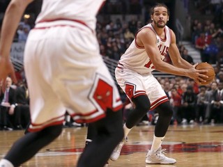 Ani Francúz Joakim Noah nedokázal dopomôcť k výhre Chicaga nad Washingtonom Wizards.