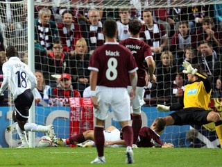 Kellovi (celkom vpravo) sa najviac darilo v drese Hearts.