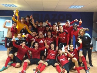 Radosť hostí po zápase na štadióne Riazor.