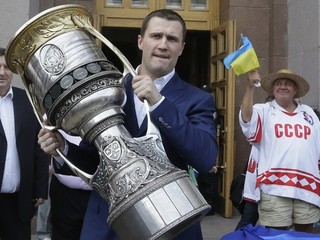 Koncom mája 2013 mali možnosť vidieť cennú trofej aj v Kyjeve. Tento rok, z pochopiteľných dôvodov, Gagarinov pohár na Ukrajinu rozhodne nezavíta.