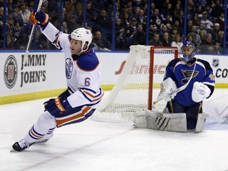 Ryan Whitney hrával v rokoch 2010-13 v Edmontone Oilers.