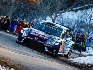 Obhajca útočí na víťazstvo. Ogier v Monte Carle po piatku vedie