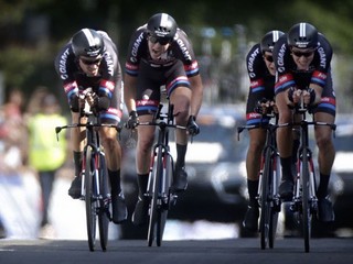 Jazdci nemeckej stajne zažili vo Valencii na ceste poriadny šok.