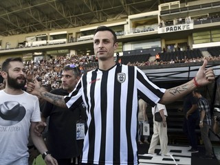 Berbatov sa z Grécka sťahovať nehodlá.