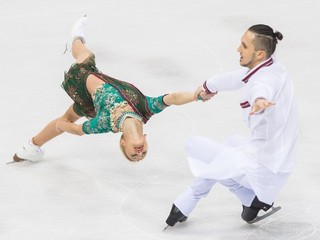 Maxim Traňkov a Tatiana Volosožarová majú po krátkom programe najlepšiu východiskovú pozíciu.