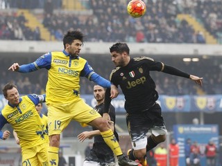 Álvaro Morata (vpravo) strelil úvodné dva góly Juventusu.