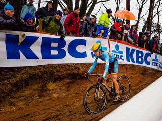 Motor nie je môj. Je to nedorozumenie, bráni sa cyklistka