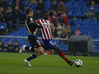 V drese Atlética Madrid nedostával Jackson Martínez (vpravo) veľa príležitostí.