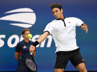 Zápas trval len 83 minút, Federer vyškolil Evansa