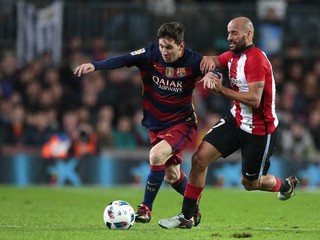 Lionel Messi (vľavo).