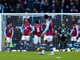 Aston Villa potrebuje kompletnú čistku, tvrdí jej bývalý hráč