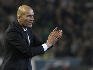 Doteraz iba dvaja vyhrali Ligu majstrov s tým istým tímom v pozícii hráča aj trénera. Zinedine Zidane môže byť tretím.