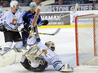 Brankár Skalice Peter Ševela inkasoval od Nitranov päť gólov.