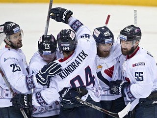 Hokejisti Slovana Bratislava sa pokúsia nadviazať na dobré výsledky z posledných zápasov.