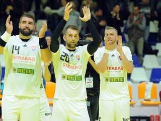 Trojica Andrej Petro, Tomáš Urban a Vladimír Gúzy (zľava doprava) nechýba v nominácii ani na zápas proti Litve.