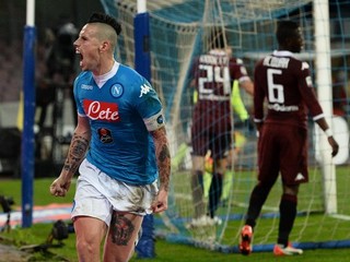 Marek Hamšík sa teší z gólu do siete FC Turín.