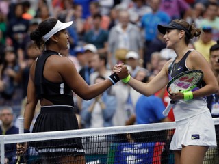 Naomi Osaková (vľavo) a Belinda Bencicová.