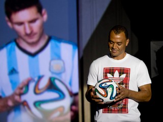 Bývalý brazílsky futbalista Cafu.