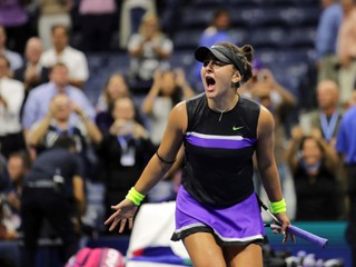Bianca Andreescuová po víťaznej loptičke v semifinále US Open 2019 proti Belinde Benčičovej.