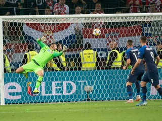 Martin Dúbravka v zápase Slovensko - Chorvátsko v kvalifikácii na EURO 2020.