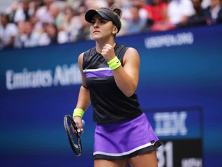 Bianca Andreescuová sa raduje vo finále US Open 2019 proti Serene Williamsovej.