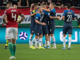 Radosť slovenských futbalistov po víťazstve 2:1 v zápase kvalifikácie na EURO 2020 Maďarsko – Slovensko.