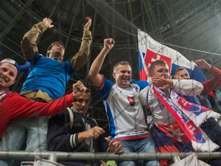 Fanúšikovia Slovenska počas kvalifikačného zápasu proti Maďarsku.