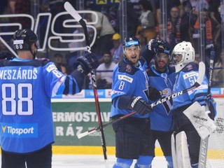 Hráči Slovana oslavujú víťazstvo nad Košicami v predohrávke 1. kola Tipsport Ligy 2019/2020.