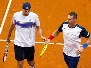 Igor Zelenay (vľavo) a Filip Polášek vo štvorhre v rámci duelu Davisovho pohára 2019 Slovensko - Švajčiarsko.