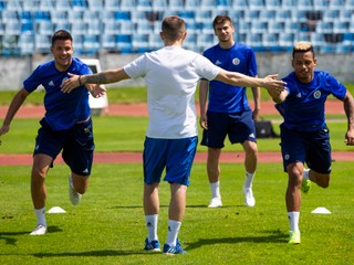 Richard Guzmics (prvý zľava) je na odchode zo Slovana Bratislava.