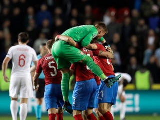Českí futbalisti senzačne zdolali Anglicko, Ronaldo vylepšil svoj rekord