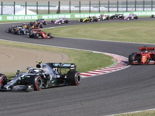 Na Veľkej cene Japonska triumfoval Bottas, Mercedes získal Pohár konštruktérov