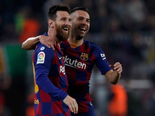 Lionel Messi (vľavo) a Jordi Alba z FC Barcelona.