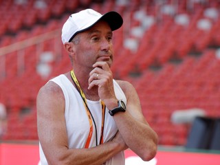 Americký atletický tréner Alberto Salazar.