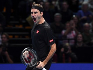 Roger Federer po výhre nad Novakom Djokovičom na ATP Finals 2019.