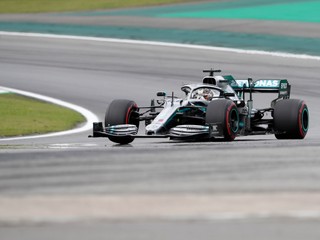 Lewis Hamilton počas tretieho voľného tréningu pred Veľkou cenou Brazílie 2019.