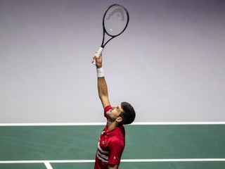 Novak Djokovič reprezentuje Srbsko na finálovom turnaji Davisovho pohára v Madride.