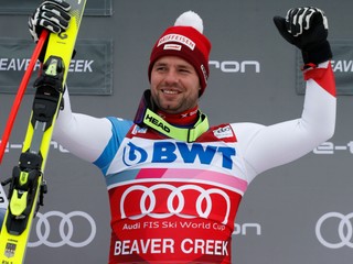Rakúsky lyžiar Beat Feuz po triumfe v americkom Beaver Creeku 2019.