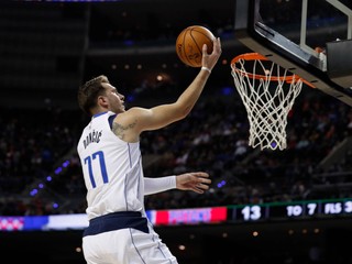 Luka Dončič v zápase základnej časti NBA 2019/2020 Detroit Pistons - Dallas Mavericks.