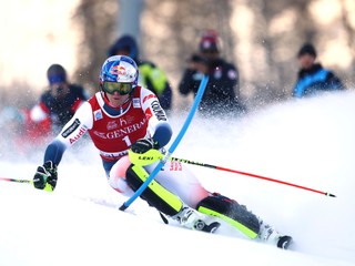 Alexis Pinturault počas prvého kola slalomu Svetového pohára vo francúzskom Val d'Isere.