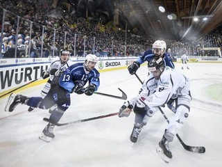 Snímka zo zápasu HC Ambri-Piotta - TPS Turku.