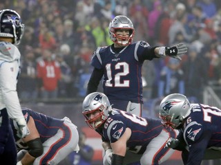 Tom Brady v drese New England Patriots.