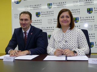 Miroslav Šatan a Erika Jurinová.