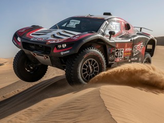 Víťaz 8. etapy Rely Dakar 2020 v súťaži automobilov Mathieu Serradori.