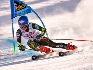 Mikaela Shiffrinová počas prvého kola obrovského slalomu v Sestriere.