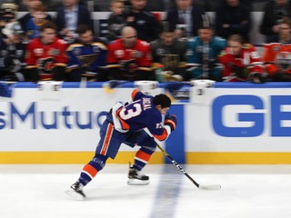 McDavid už nie je najrýchlejším hráčom v NHL, Chára naďalej drží svoj rekord
