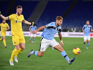 Ciro Immobile (vpravo) v dueli Lazio Rím - Hellas Verona.