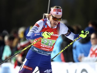Terézia Poliaková počas štafety žien na MS v biatlone 2020.
